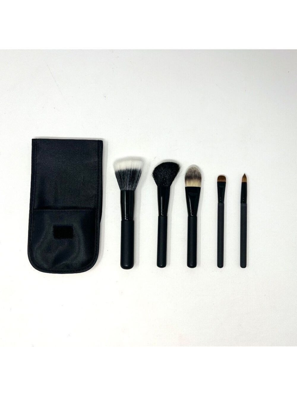 Face and Eye Makeup Brush Set & Carry Bag New in box - 5 brush Travel set NEW - Picture 1 of 2